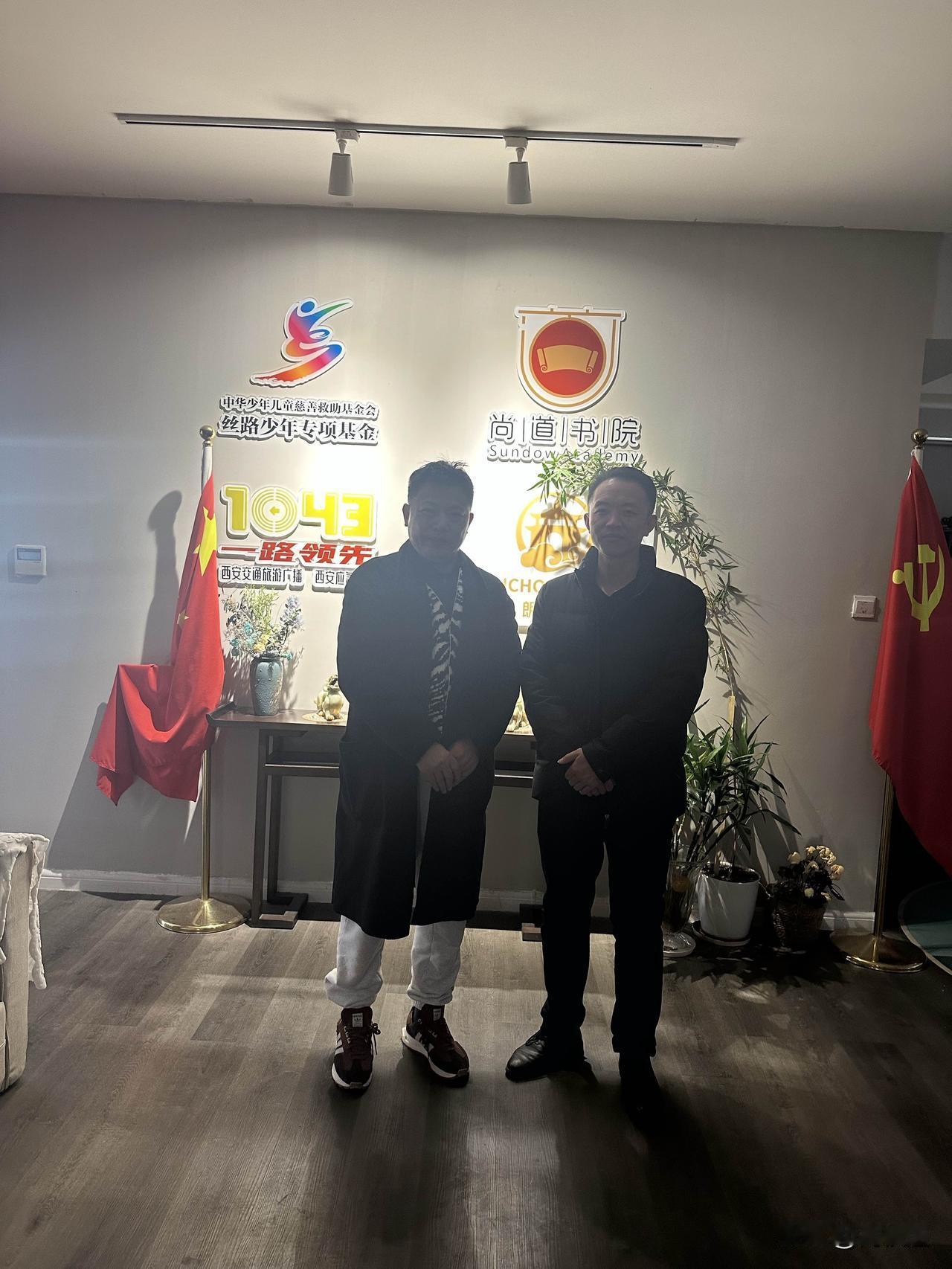 【战胜自己】@高桢迪 
解决自己就是战胜自己；
战胜自己就是强大自己；
强大自己