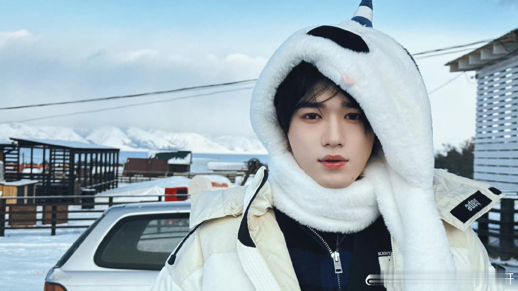 文轩宋亚轩雪场晒照妈呀这照片不会是……宋亚轩这照片是刘耀文拍的吧