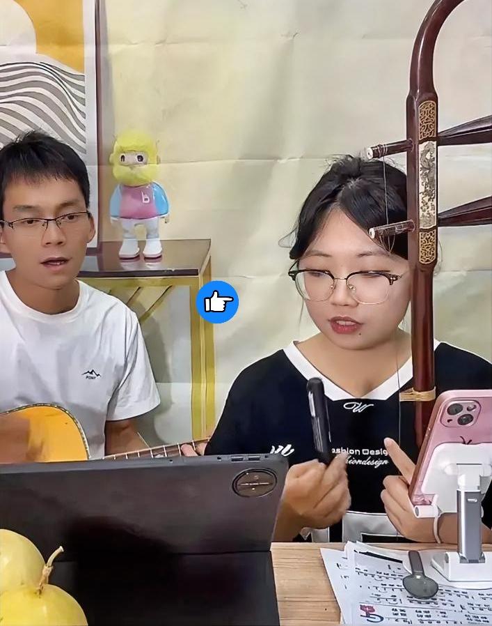 看官，您瞧这出戏唱得，是不是有点出人意料？

那位在高考赛道上驰骋多年，一度被冠
