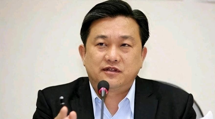 “台独”顽固分子王定宇点名对郑丽文发难！

1月29日，王定宇放话声称，中国一天