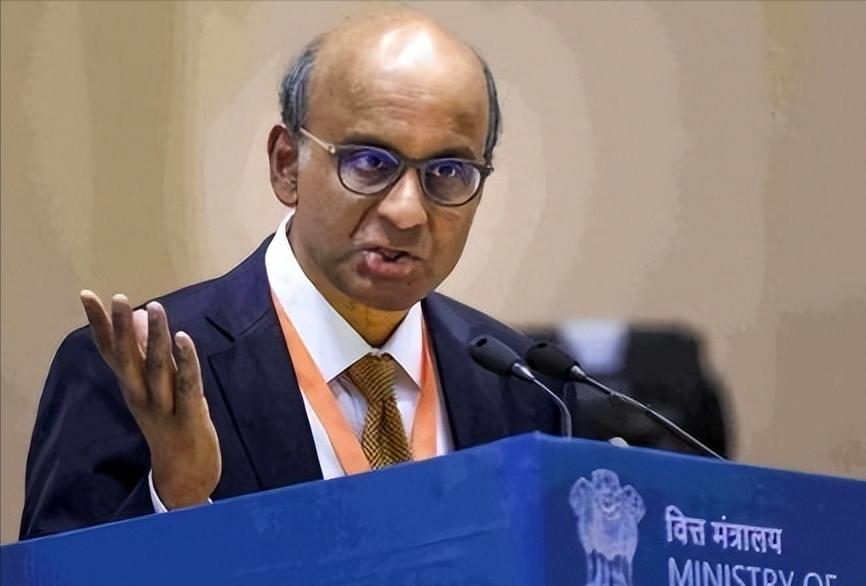 太离谱了！！
 
新加坡总统罕见发声警告我国：若想全球和平，我国必须放弃一样东西