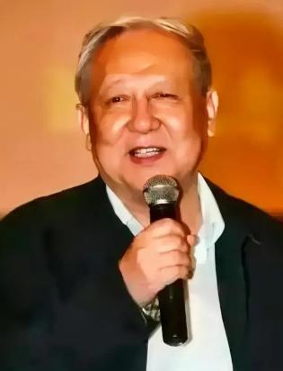 1971年10月的一天，邱会作的儿子邱路光接到了一个通知，要求他立即赶到一个地方