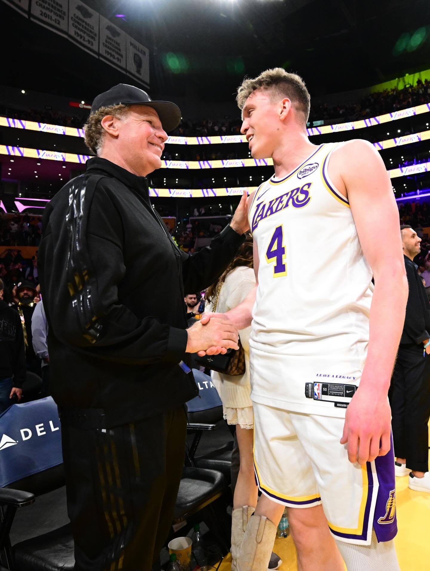 克内更新ins：“等待过程”克内克特洛杉矶湖人