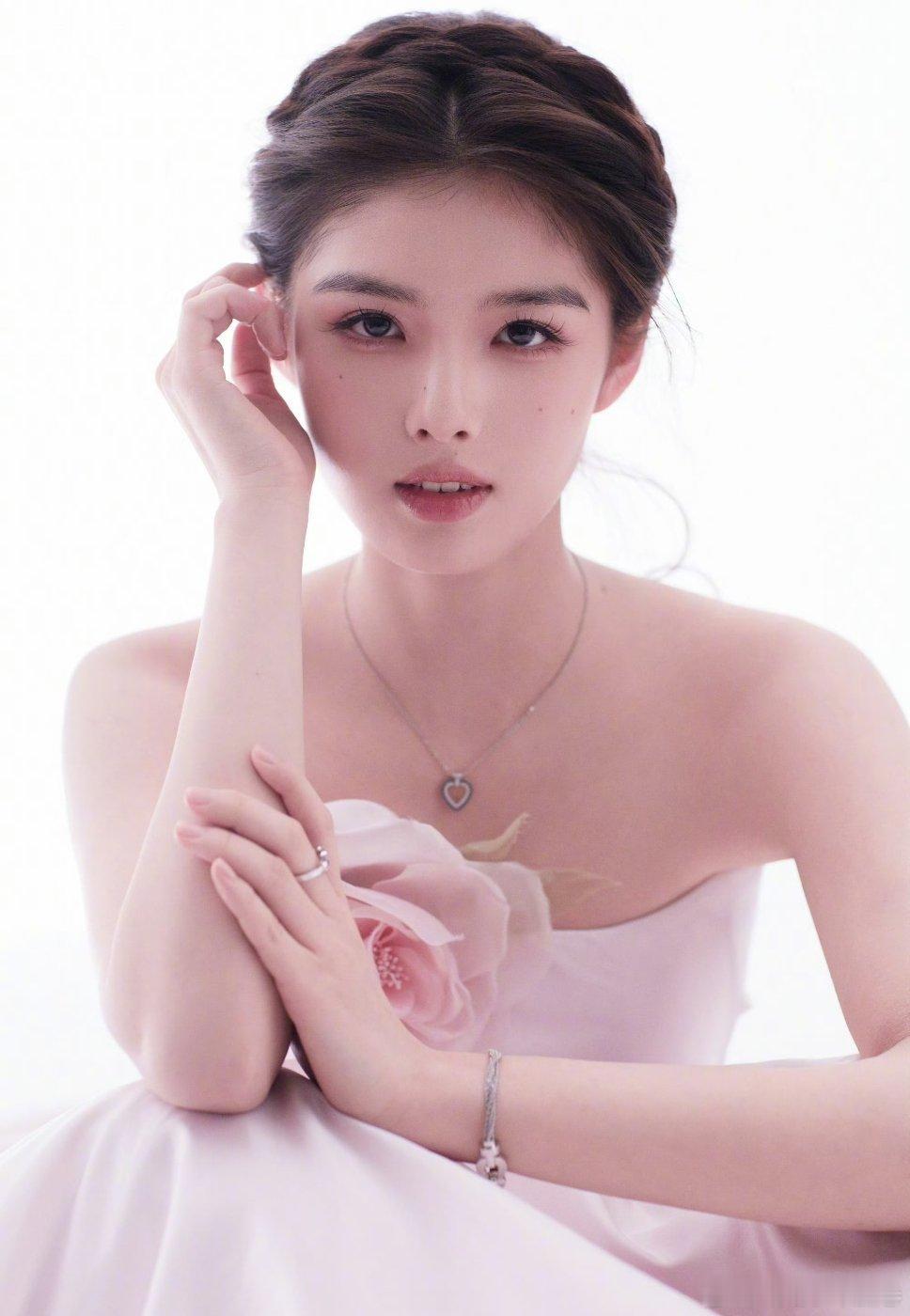 艾米高考拒绝签名被吐槽某些人能不能别影响她高考……还是第一次刷到让高考生签名的 