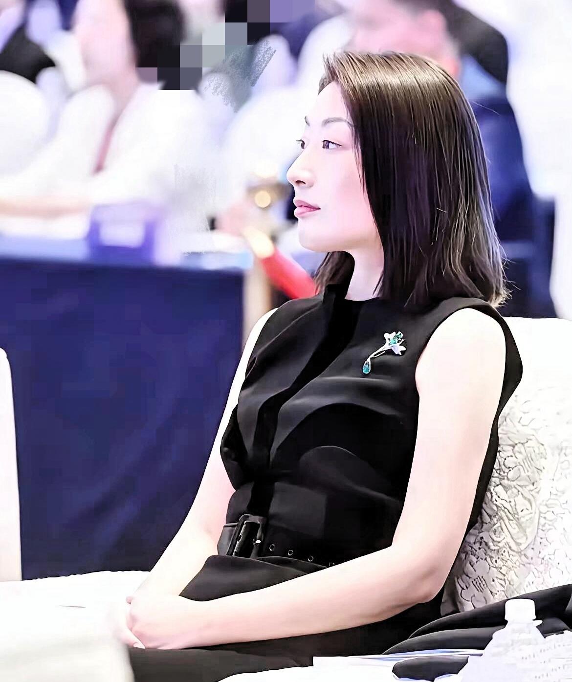 真是人走茶凉！

宗馥莉辞职仅4天后，宗馥莉一手提拔上来的新总经理许思敏就对娃哈