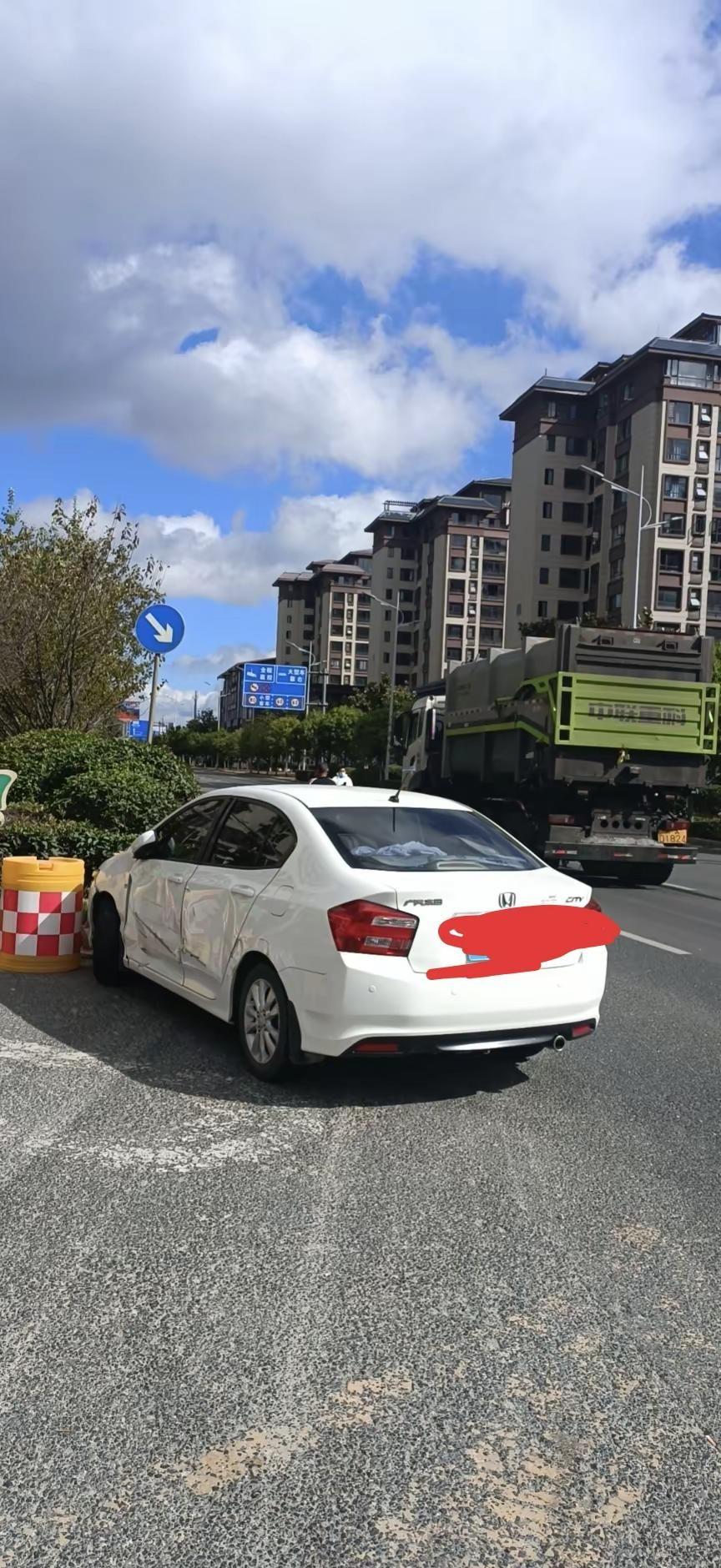 国庆别动车。2022国庆～2026国庆，两次国庆、两次被撞、两次无责…在一年两箱