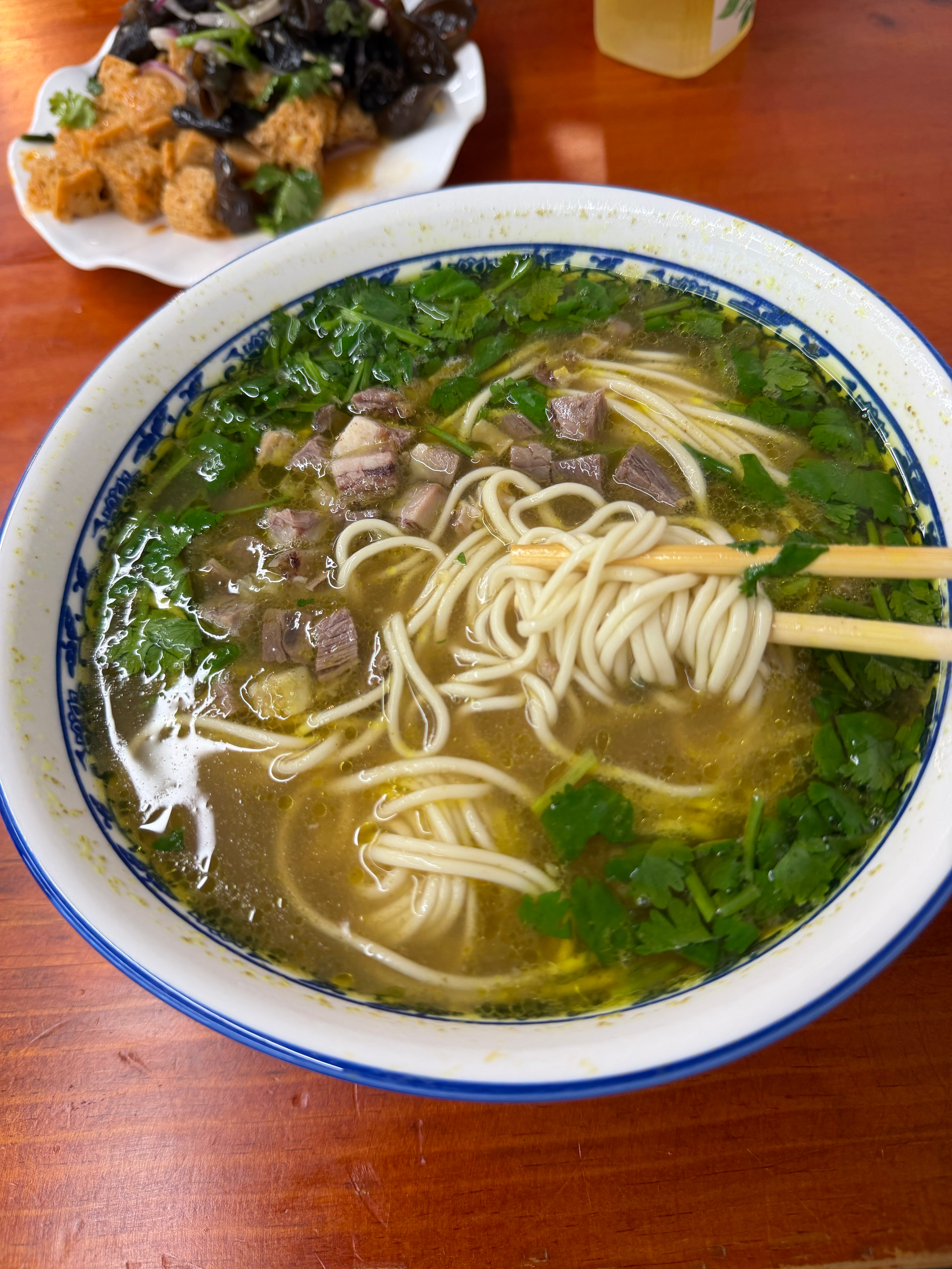 吃个牛肉拉面，回家[兔子] ​​​