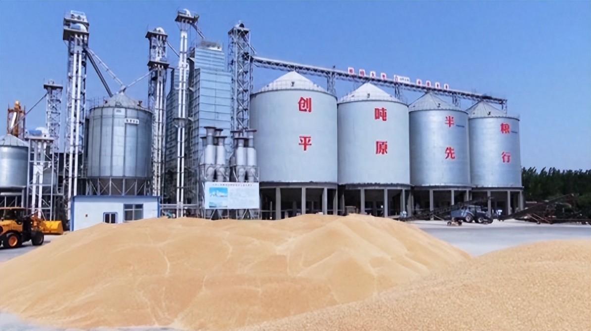 断粮断油断矿，中美一旦开战，中国在美国全面制裁下能打多少年？


有人列数据说“