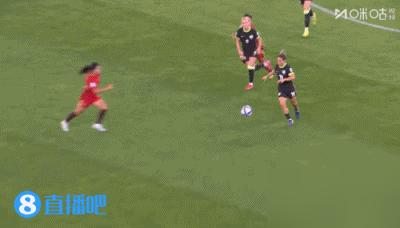 刚结束的2026女足亚洲杯半决赛，中国女足1-2惜败东道主澳大利亚，止步四强。