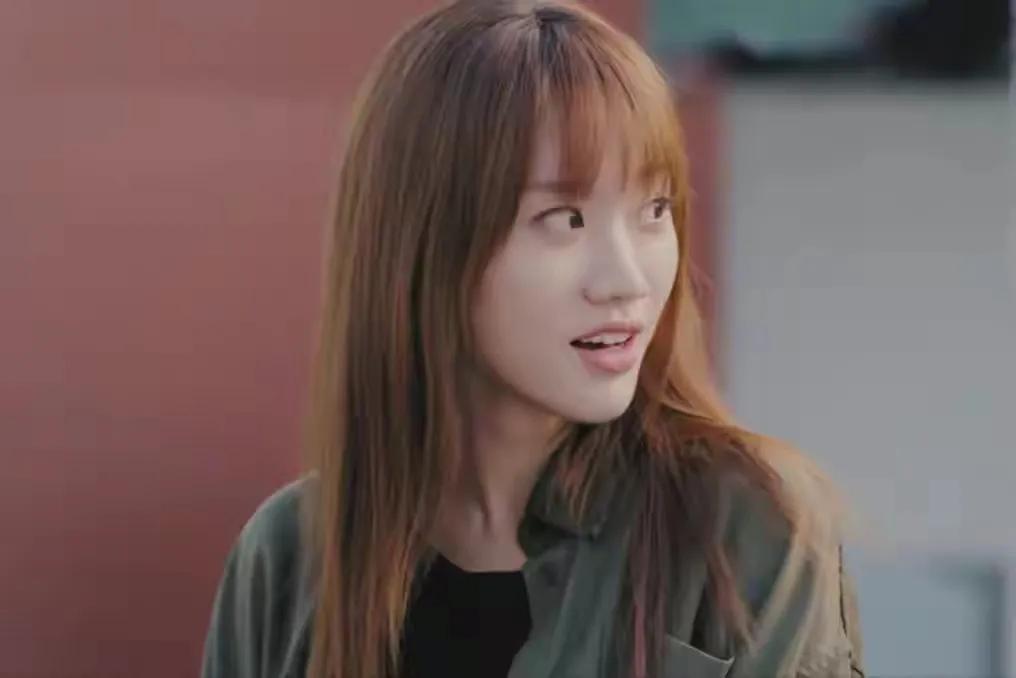 闫妮的女儿，直接能演女二号了？我开始还以为只是一个路人，没多少戏份，没想到见到黄