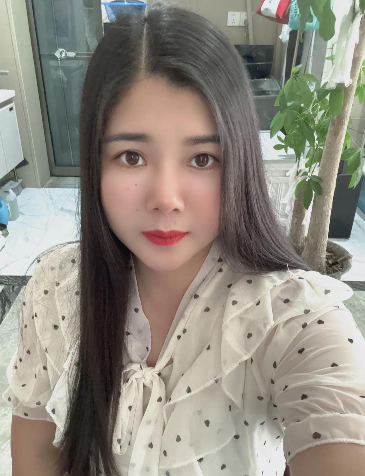 妈的一点钟睡觉，四点就醒了，心情不好失眠了，有些事情该忘就忘，该放就放吧！顺其自