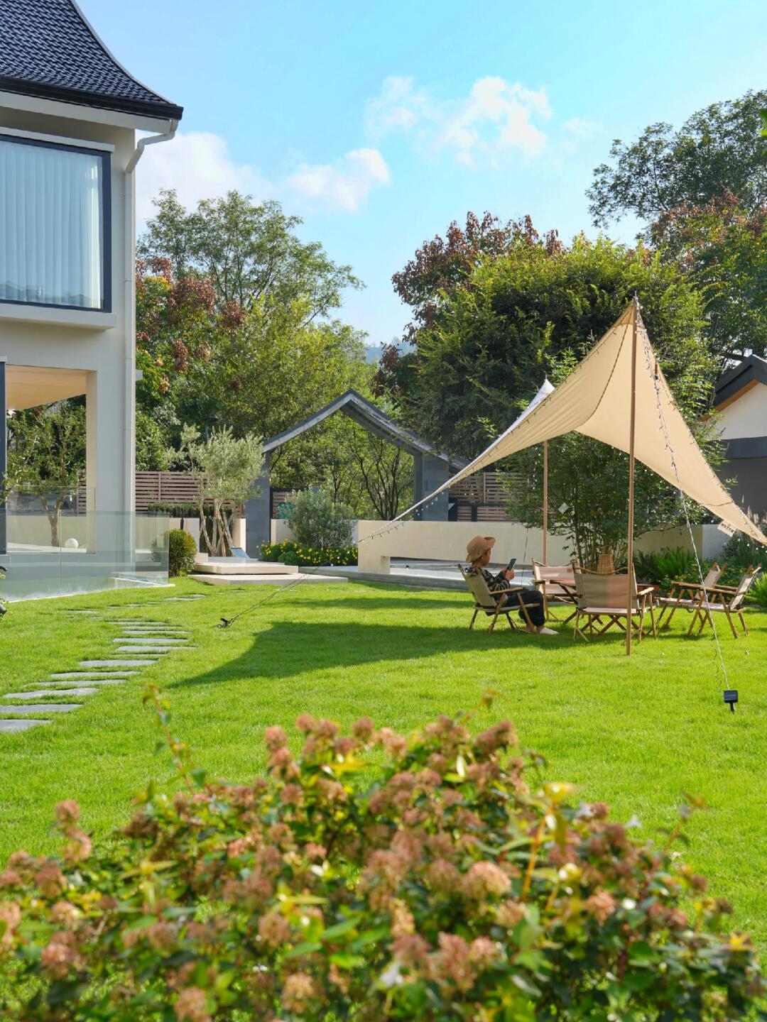 新开民宿｜说是住在艺术🎨展馆里也不过分吧