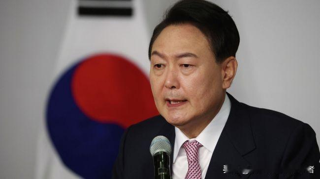 尹锡烈因朝鲜军队向俄罗斯调动召开紧急会议。
韩国总统尹锡烈。照片。
韩国总统尹锡