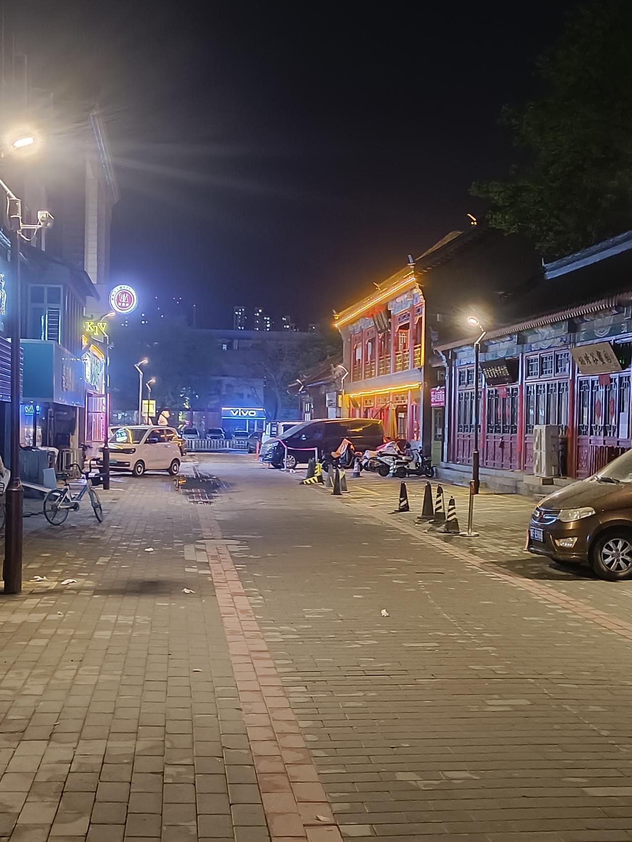 夜访望湖春！百年老店五一实锤回归

迎着温柔的晚风，呼吸着湿润的空气，我来到商场