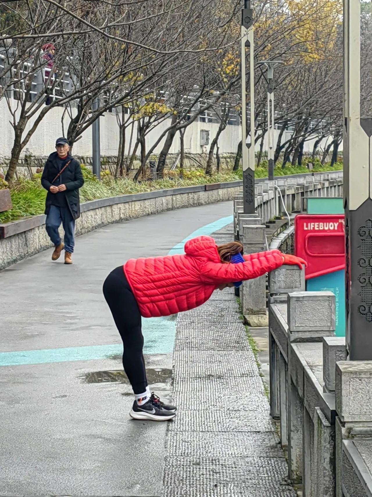 为什么很多人都说人不能太聪明因为，所以