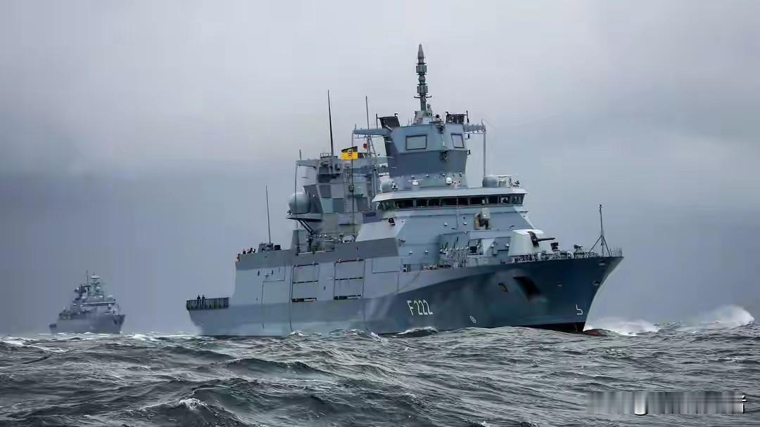 美国一位记者称：德国舰队耀武扬威过台海，中方果断用电磁压制，使德国电子设备瘫痪盲