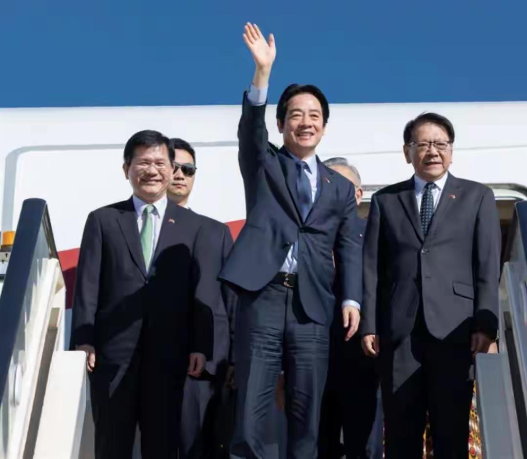 行程终了，尘埃未定。当地时间 5 月 5 日，赖清德踏上了返台的归途，身旁紧随着