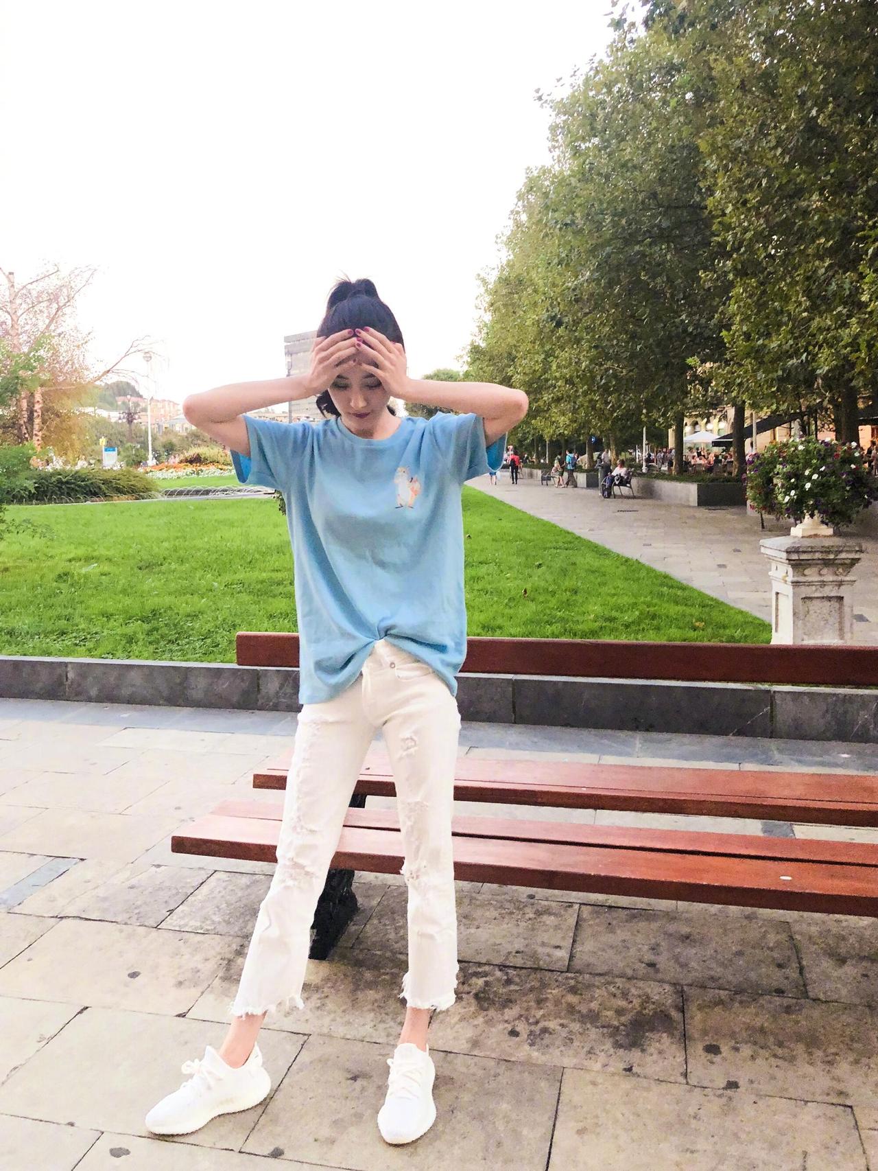 幂式穿搭真的YYDS！杨幂把甜酷风玩得明明白白，是穿搭教科书般的存在。可咱中年人