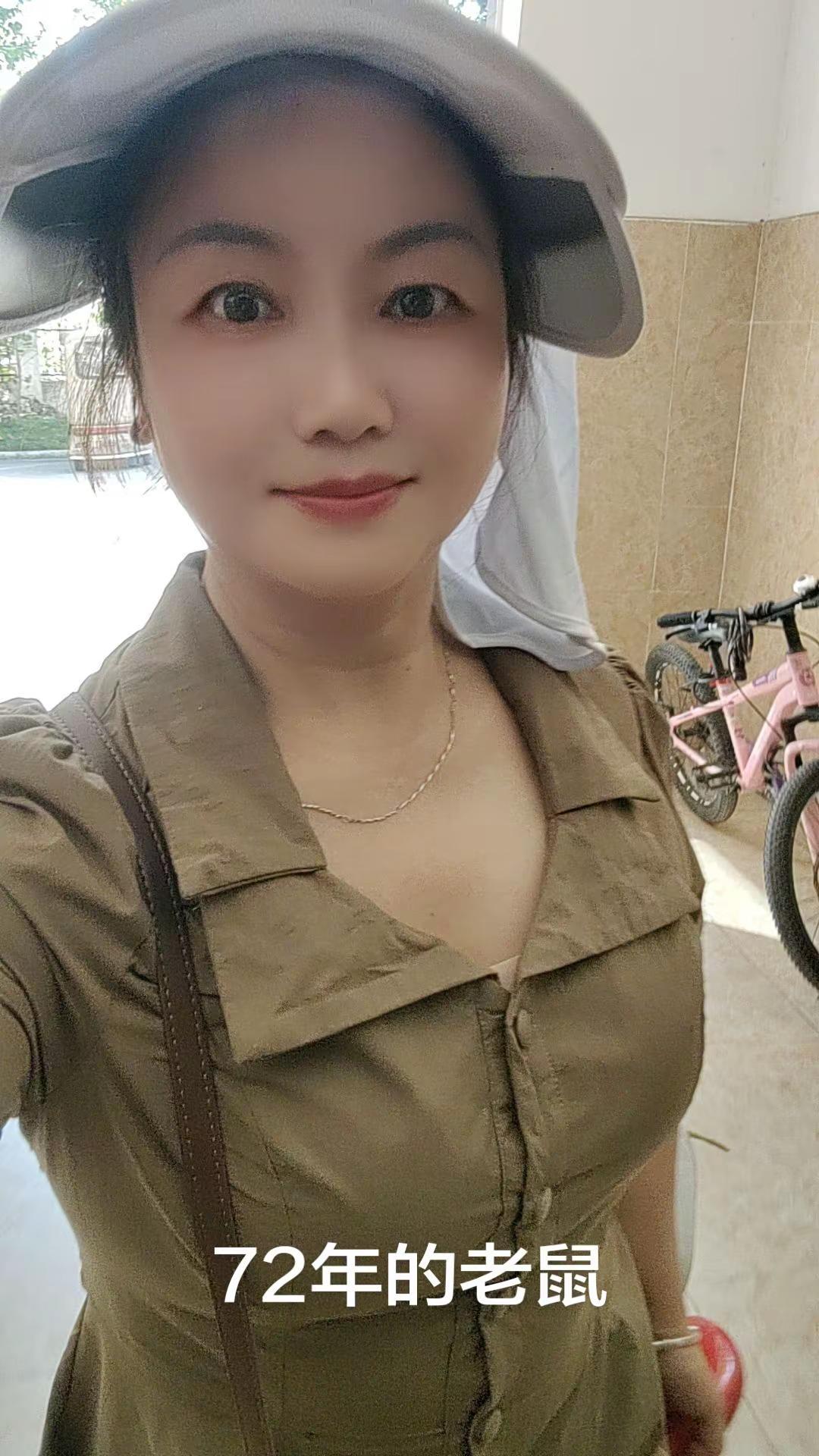 减龄穿搭，穿出自己的风格，心态好，一切都好！你们吃午饭了吗！