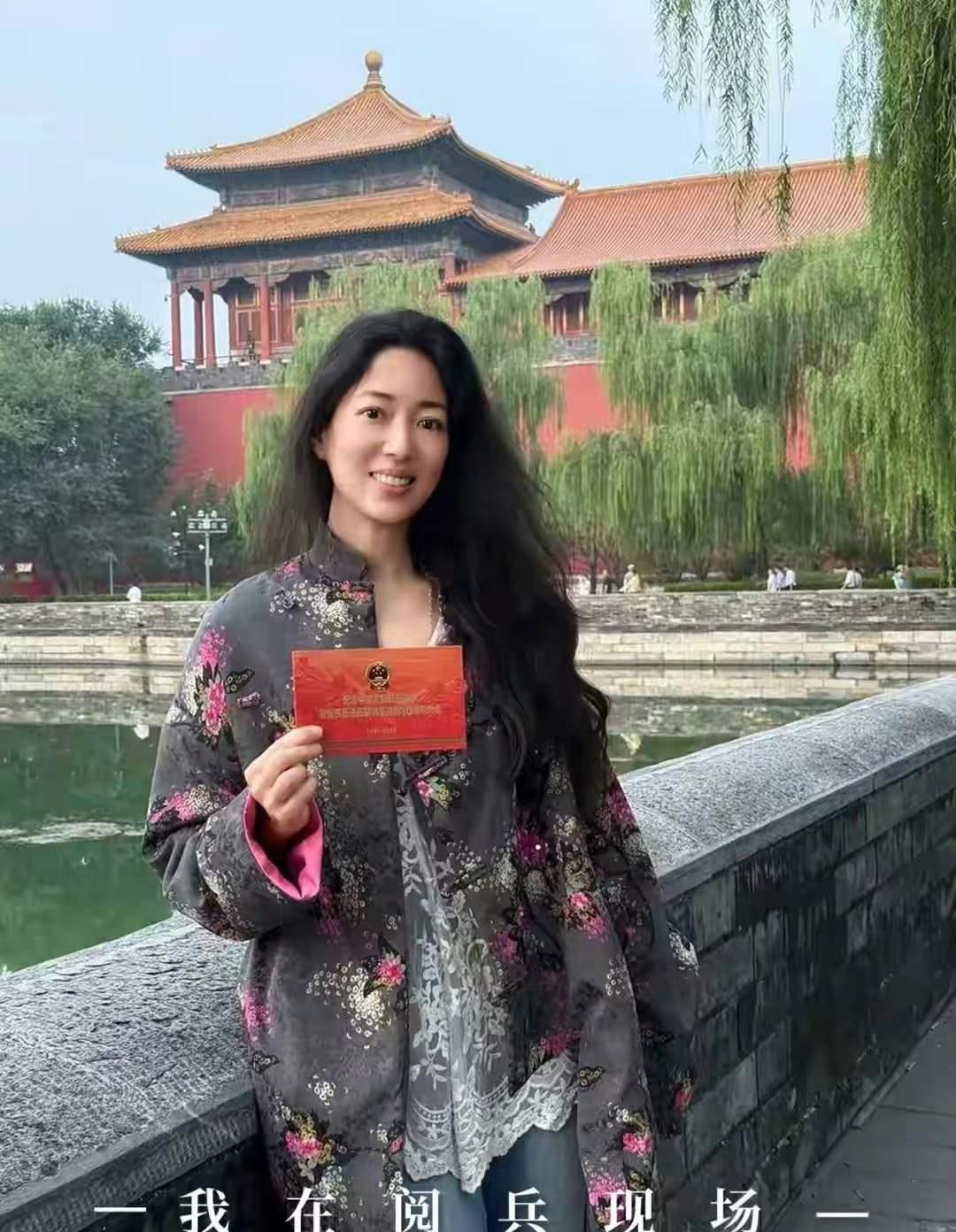 香格里拉酒店集团董事长郭惠光受邀参加九三阅兵，她特别感动和震撼。

郭惠光的父亲