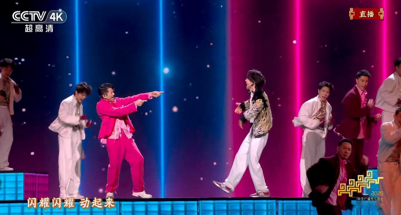 今年的春晚，很鲜明的一个特点和亮点，那就是，高科技与春晚进行了有力地结合。

第