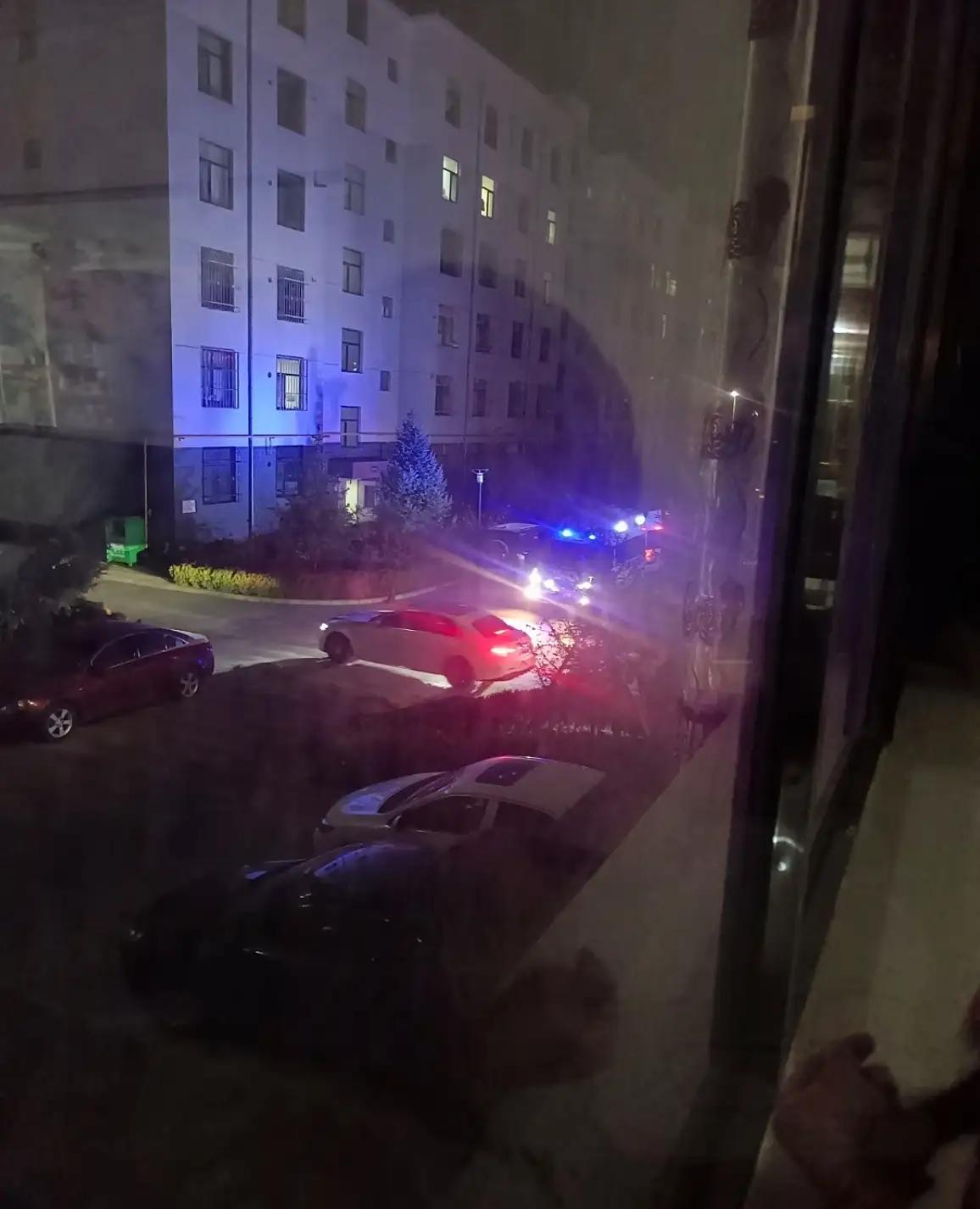 27 岁女子在家中猝死，邻居发现时家中外卖包装堆积如山。而她的日常状态是昼夜颠倒