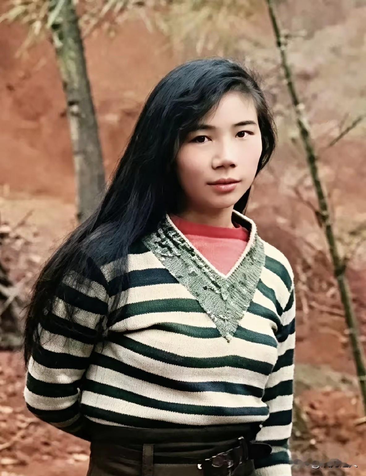 看完张雪妈妈何琼的人生，真的颠覆认知！
 
大家总习惯性把她定义成“为孩子付出一