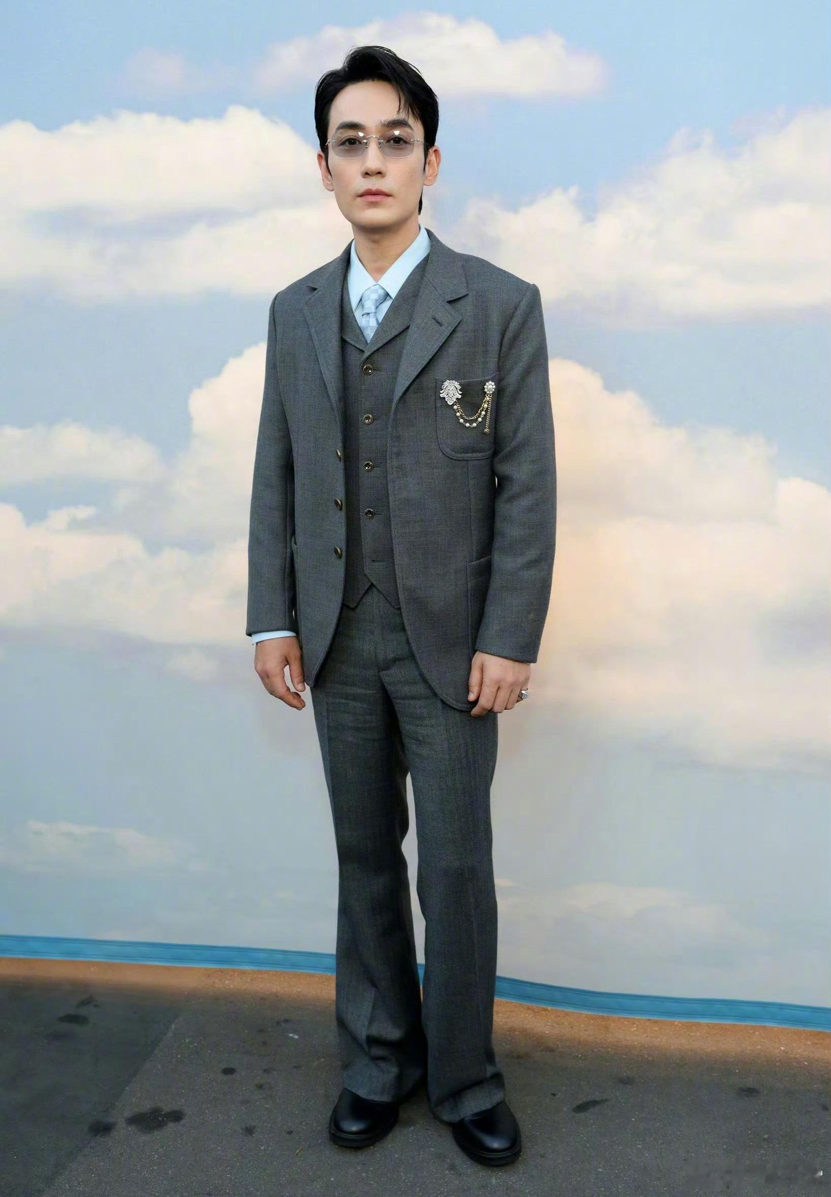 朱一龙Vogue World好莱坞盛典红毯生图朱一龙闪耀好莱坞 ​​​