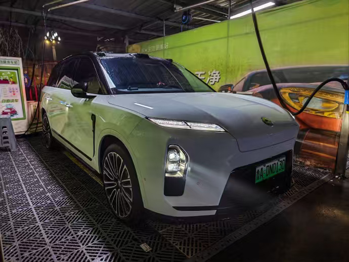 全新ES8交付第八万台 蔚来闷声发大财，蔚来ES8 上市6个多月，交付了八万台了