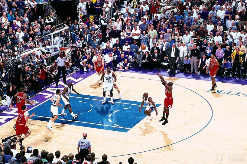 ESPN名记Brian Windhorst近日在节目中评选出了自己心目中NBA总