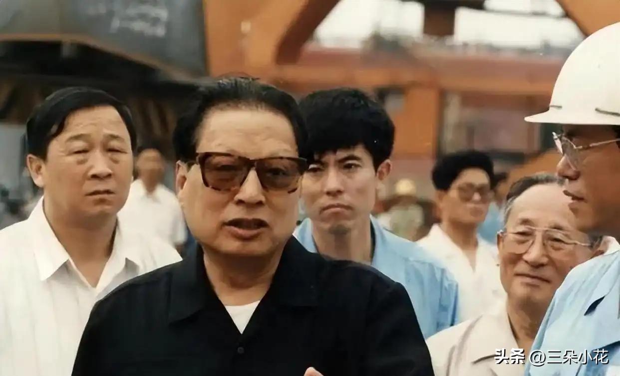 他是中央组织部原部长，69岁担任正国级领导职务，他的长子如今是全国政协委员，这在
