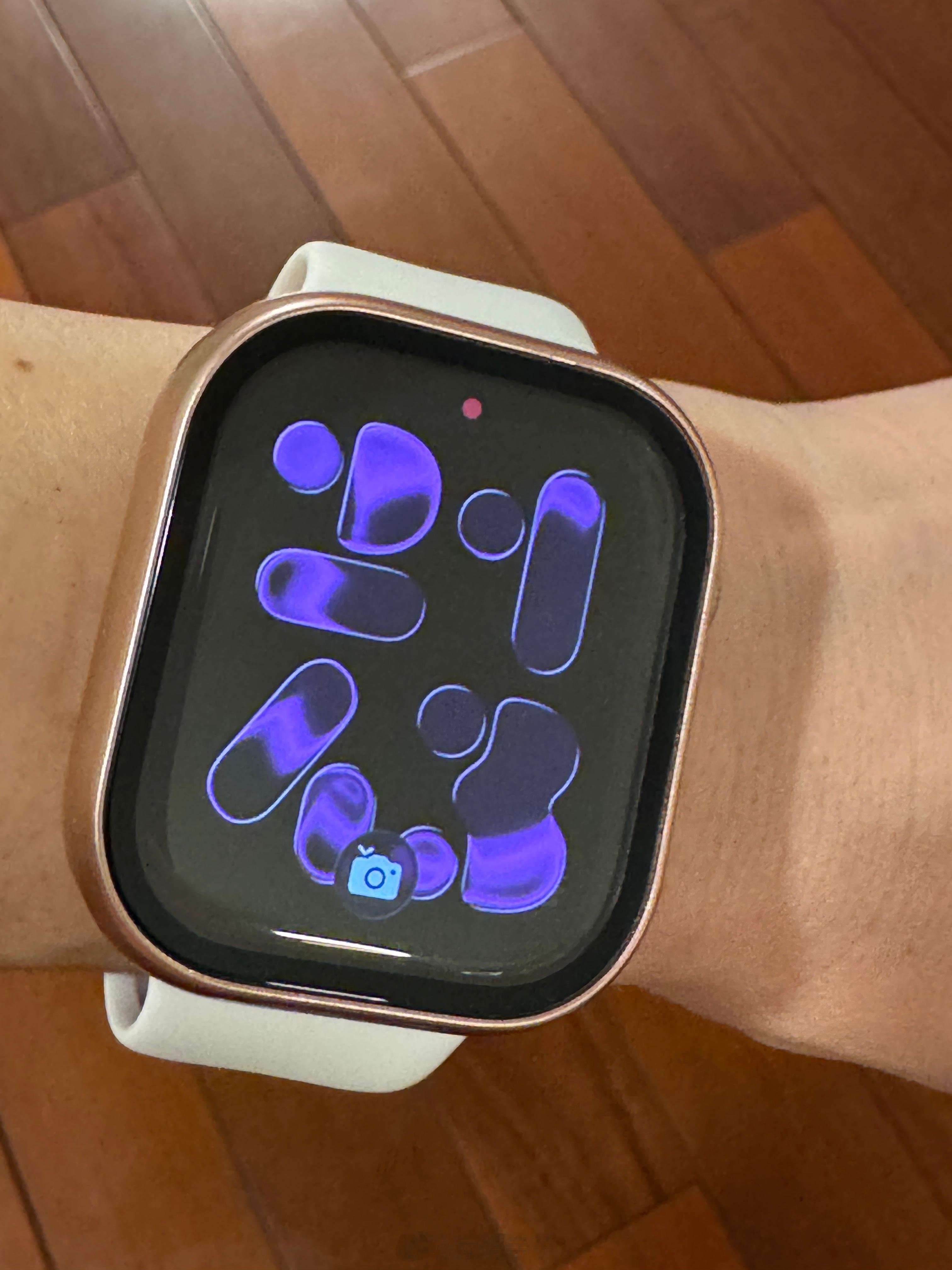 第一次用 Apple watch 。对，我换装备了。云跑步 2公里 浅浅跑一下，