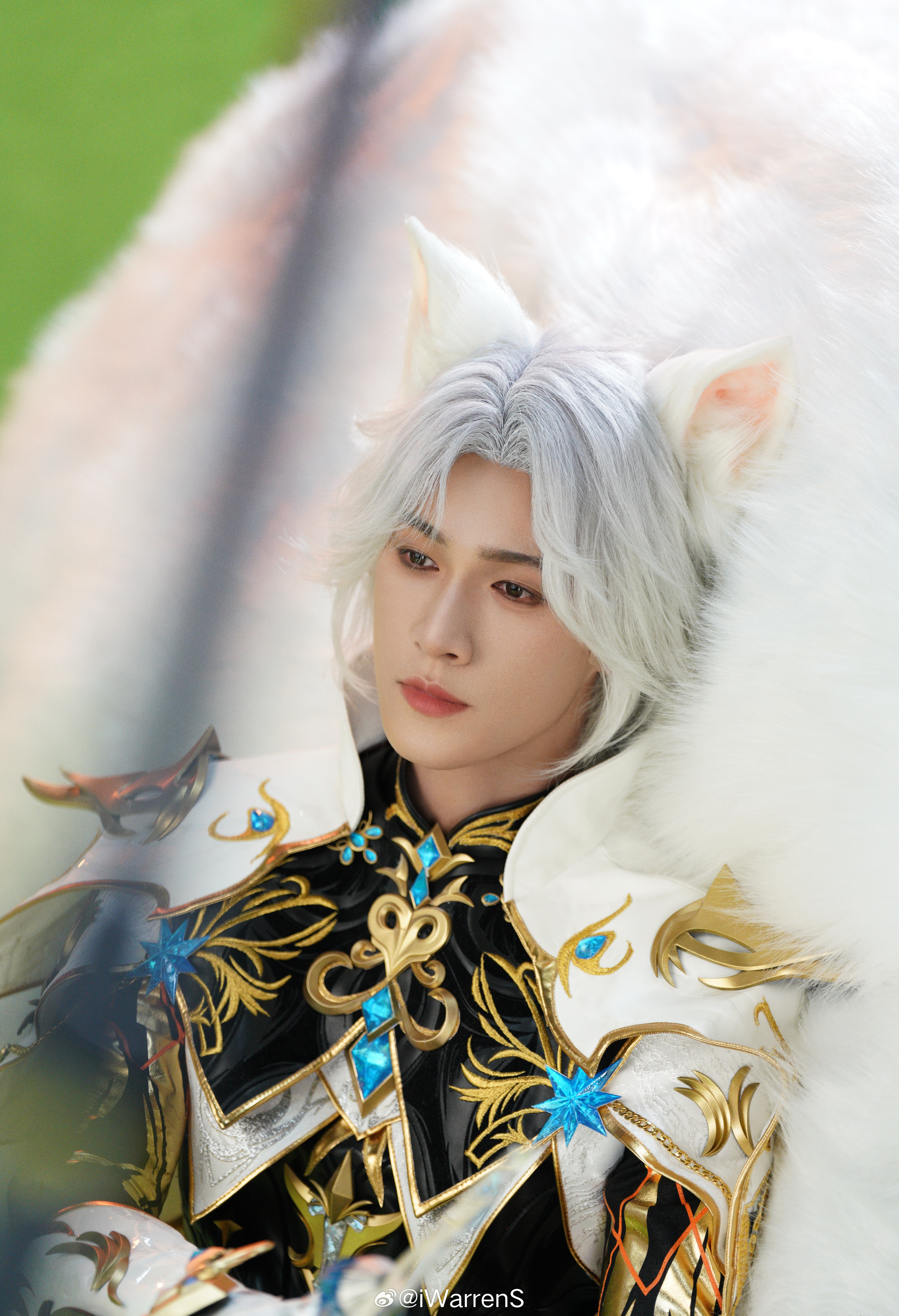李昀锐白发魔法师大片来了，李昀锐新造型这也太帅了吧！[憧憬]李昀锐白发魔法师造型