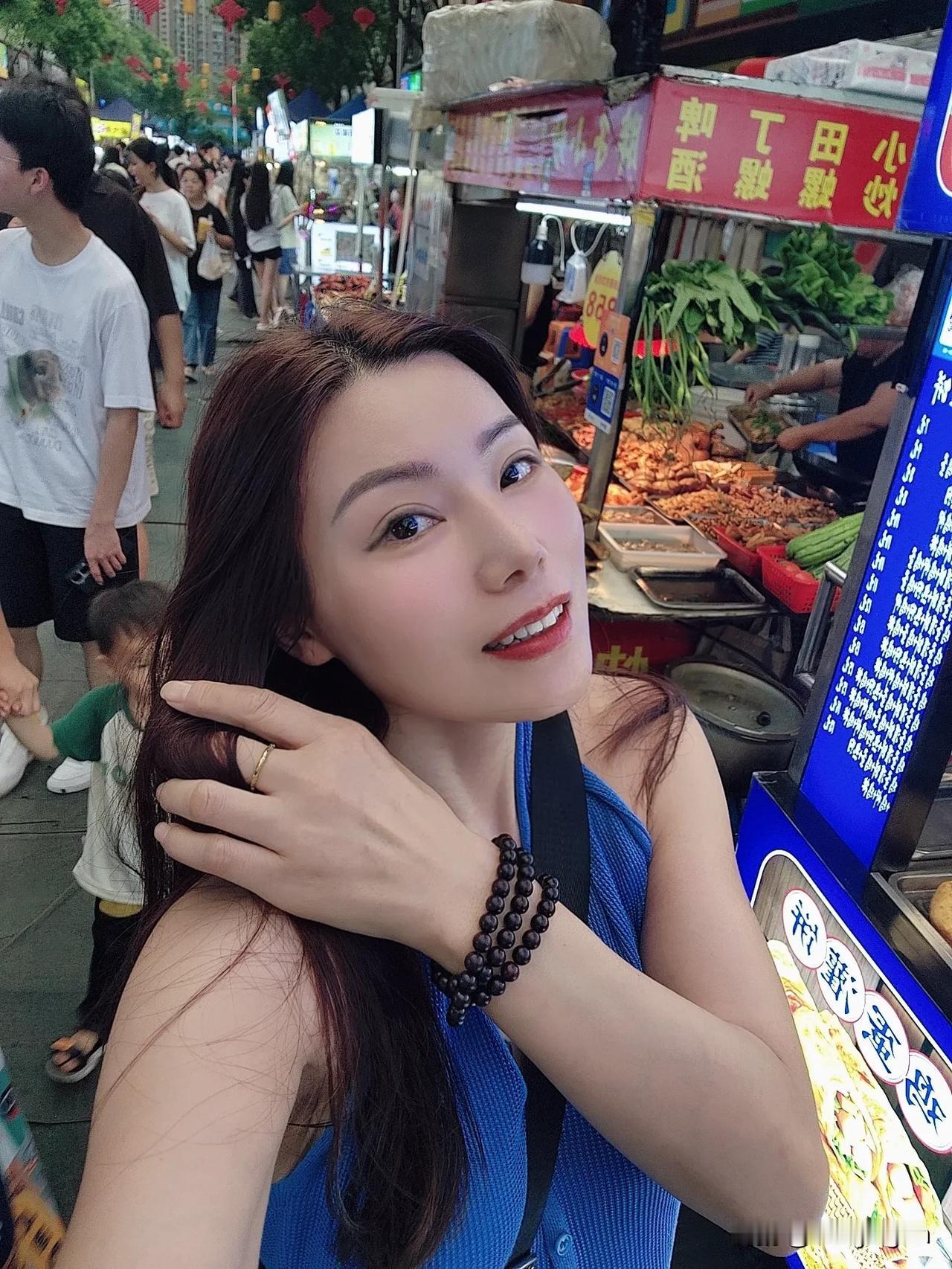 吃货一枚喔，美食的诱惑！市井小吃 逛吃的快乐谁懂啊 街头美食摊