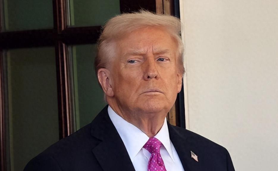 【爱泼斯坦文件引关注，特朗普再陷舆论漩涡】12 月 19 日，美司法部公布与爱泼