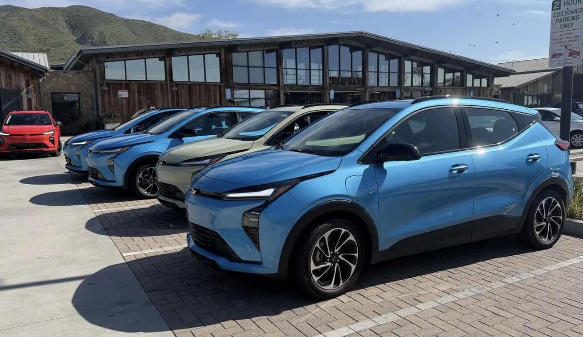 油价飙升，电动车搜索量上涨
汽车网站Edmunds数据显示，随着油价飙升，网站上