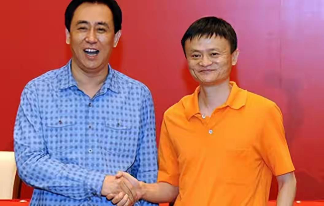 许家印等一众高层被判刑后，大家都为苏宁被恒大坑惨觉得惋惜，其实，马云也曾和恒大合