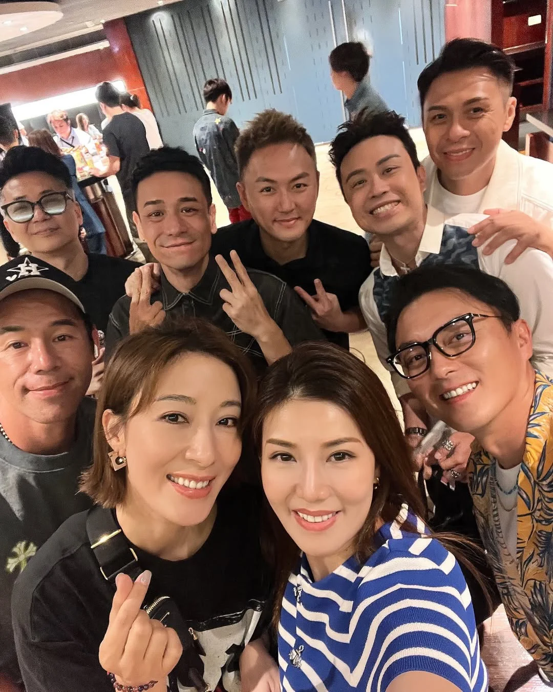 杨怡分享TVB十三期训练班看林峯演唱会合照