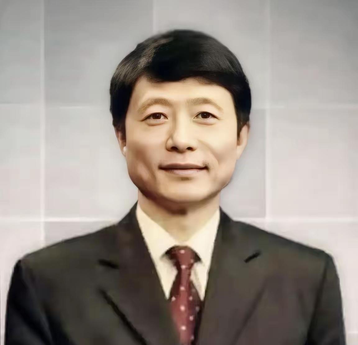 已故的南开大学教授艾跃进，凭着藏在纤弱身躯里的浩然正气，戳中了某些人的痛处、动了