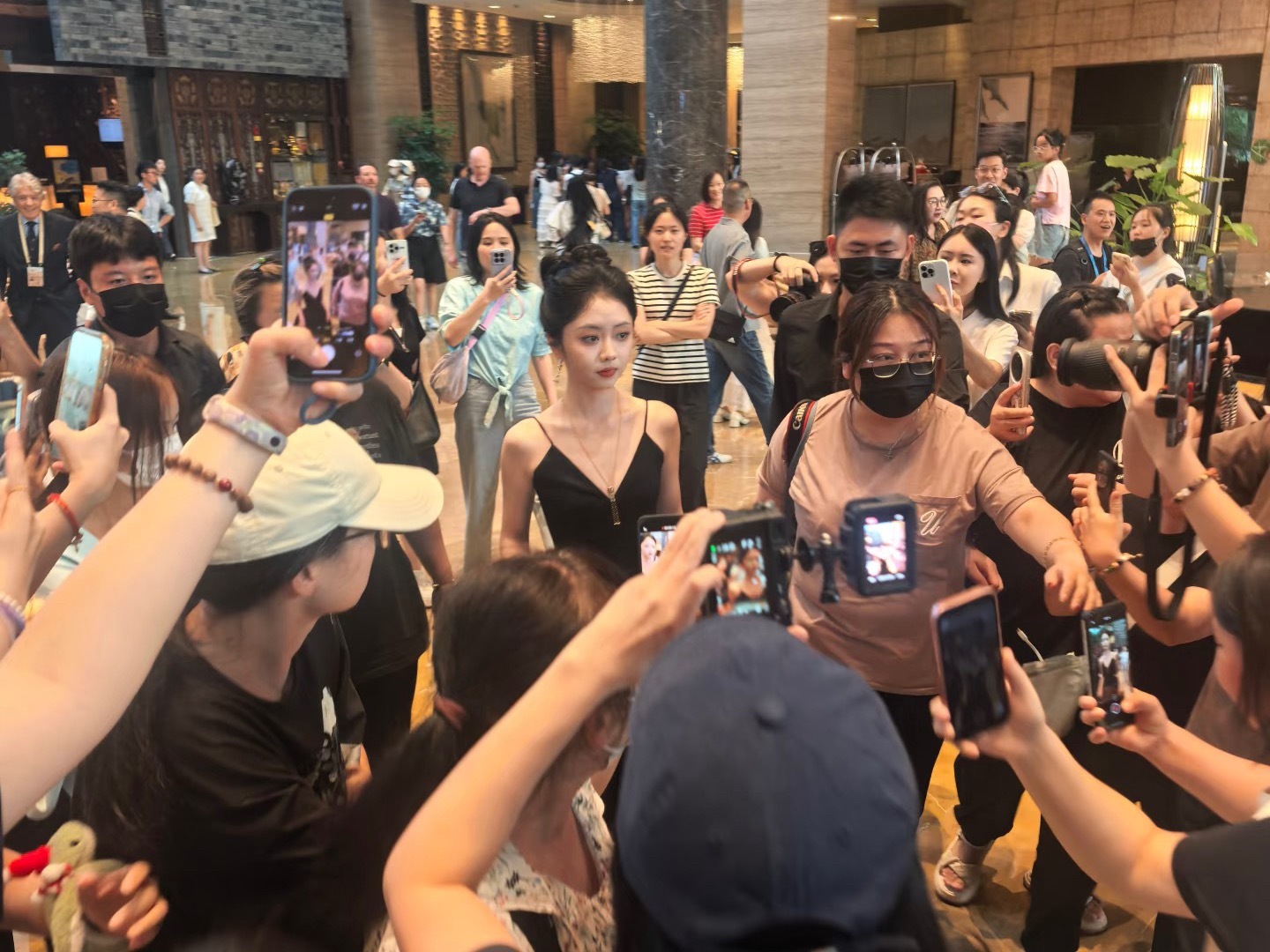 我觉得谭松韵越来越瘦，反而没那么幼态了！ ​​​