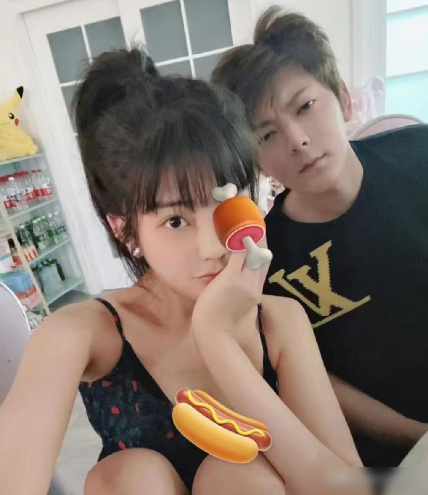 刚刚查了一下司晓迪
​
不查不知道，一查才知道！
​
司晓迪，山东的
​
这姑娘