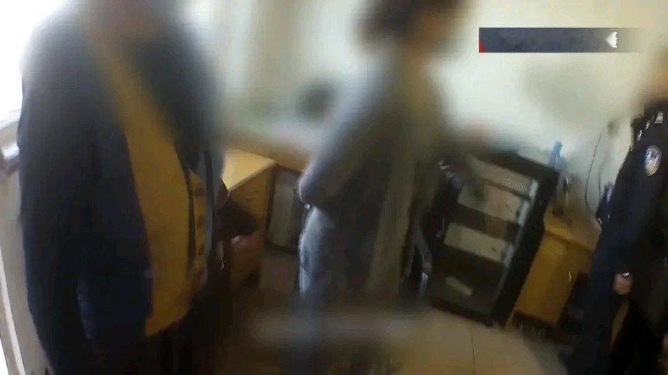 北京这王女士可真是差点掉进“杀猪盘”大坑里。她听同事说转卖二手奢侈品能赚差价，就