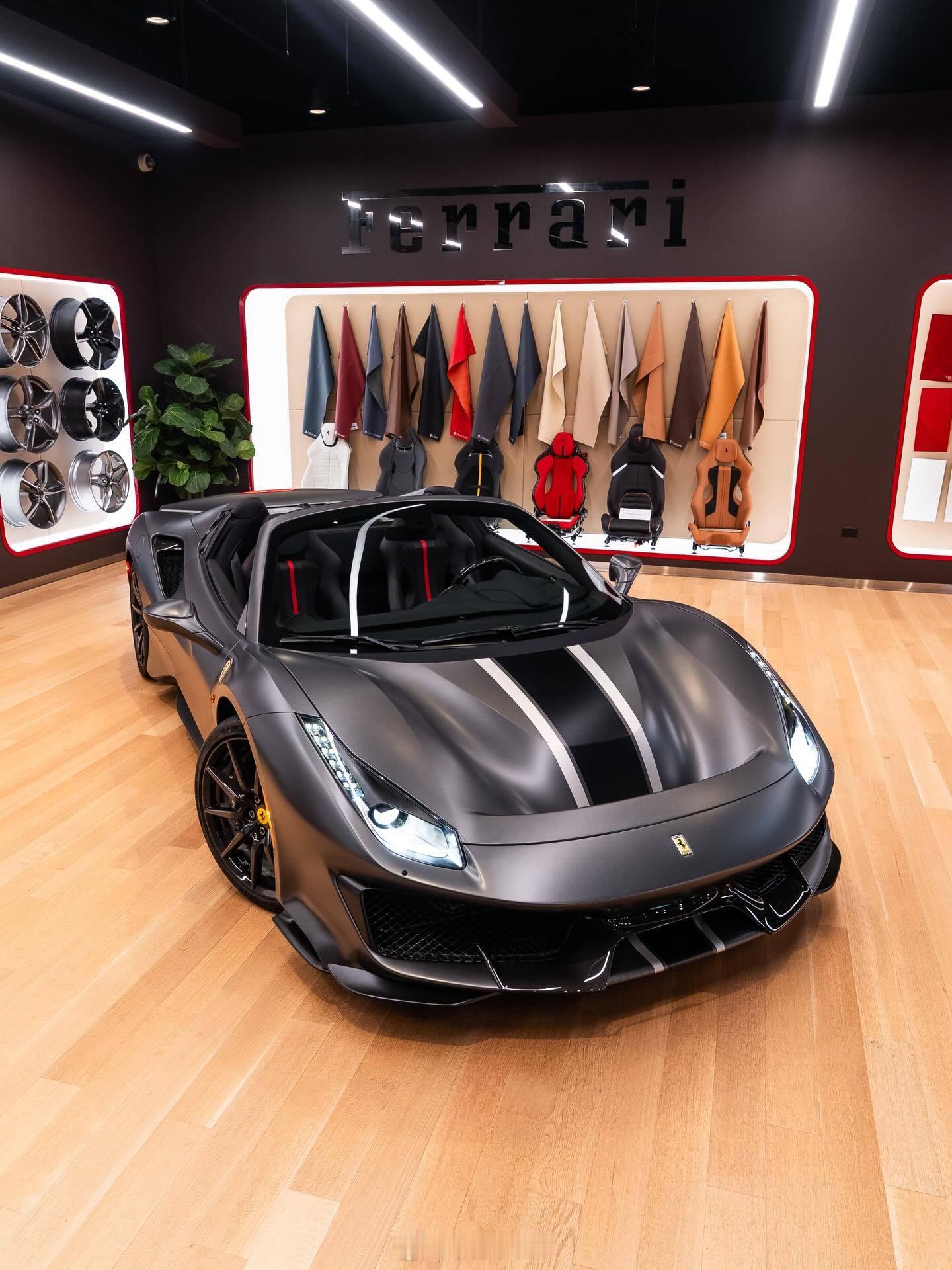 法拉利488 Pista Spider 