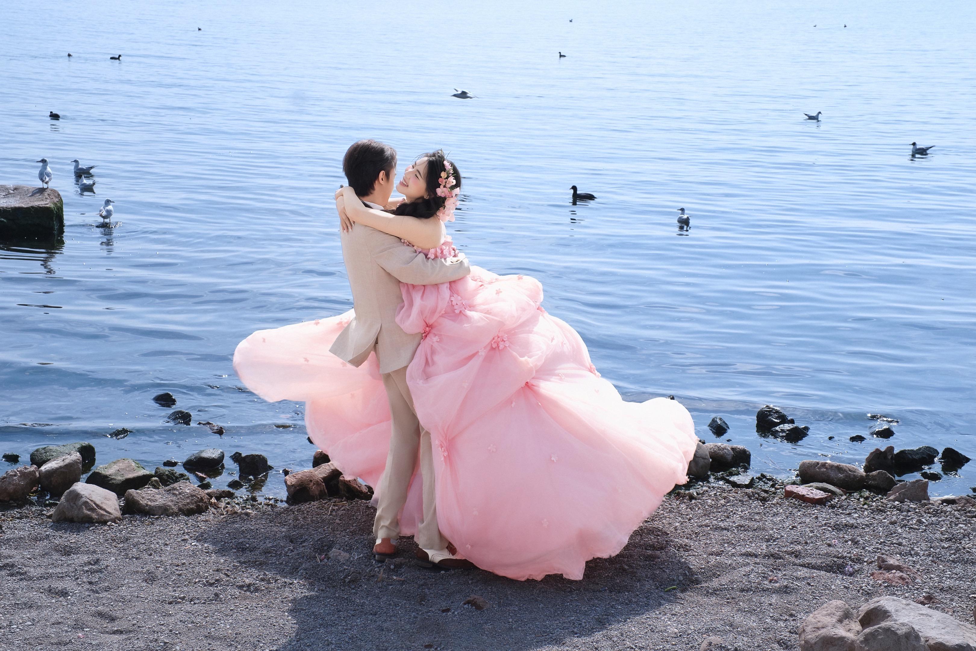 你问我为什么顽固而专一……