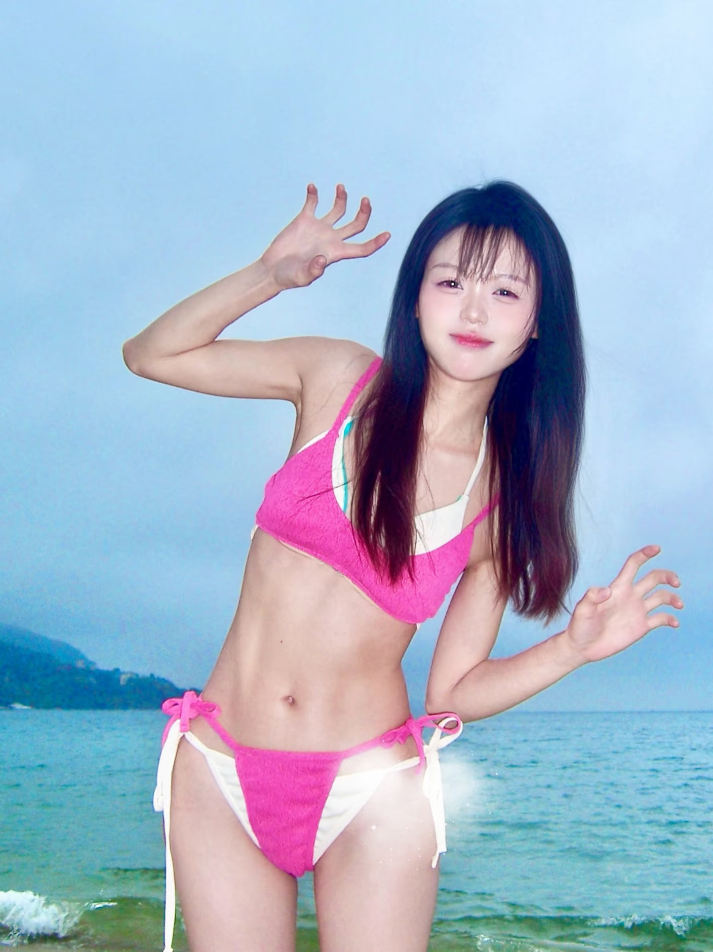 我爱我的马甲线｜CCD 夏日阴天海边拍照姿势