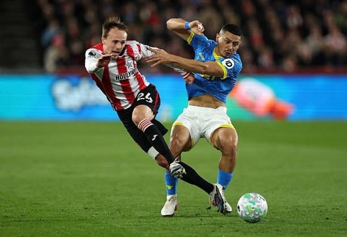 这你敢信？
英超副班长狼队在2-2逼平布伦特福德后，近期在联赛取得了2胜1平的不