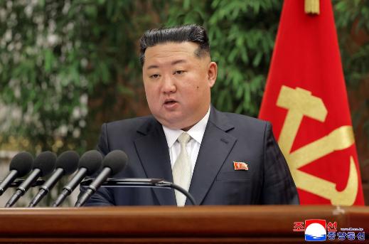 朝鲜阅兵，宣布韩国是永远敌人后，美国表示，愿意和朝鲜无条件对话
 
据韩联社报道