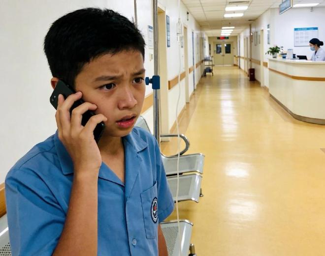 3月3日，一个14岁的男孩，单亲爸爸突然晕倒要住院，男孩给亲戚打电话借钱，都说手