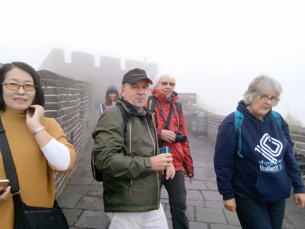 五一，哪里都不去了。
我非常喜欢爬山，没退休之前爬了很多山，现在退休了，不添乱，