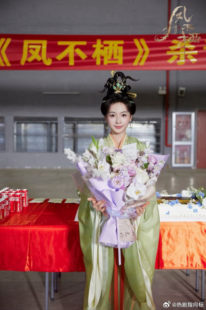 吴谨言发长文告别秦长歌、吴谨言长文告别秦长歌围观下啦，吴谨言发长文告别秦长歌，可